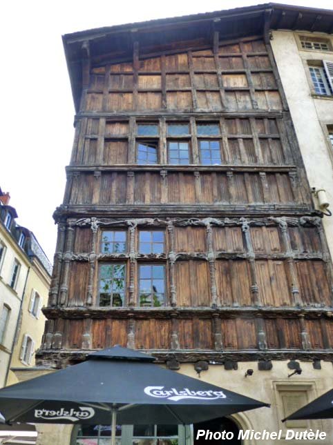 La maison de bois La maison de bois